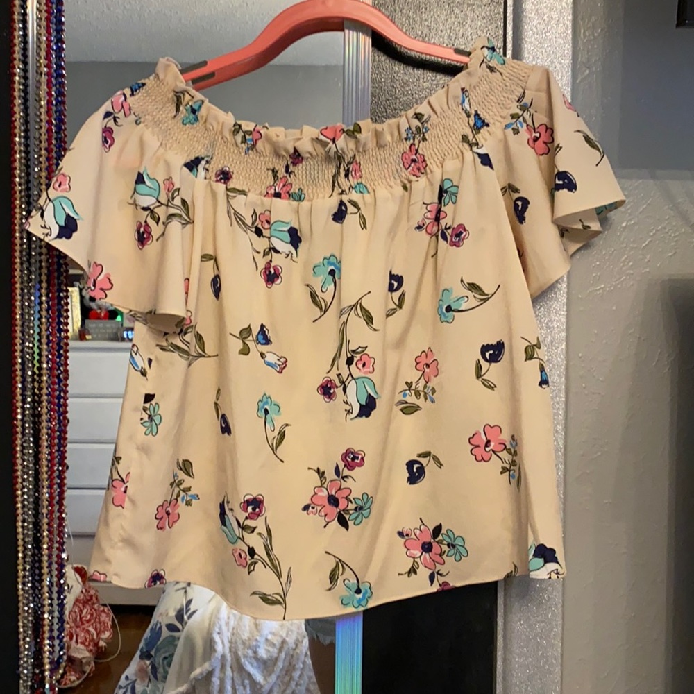 Off shoulder pink top